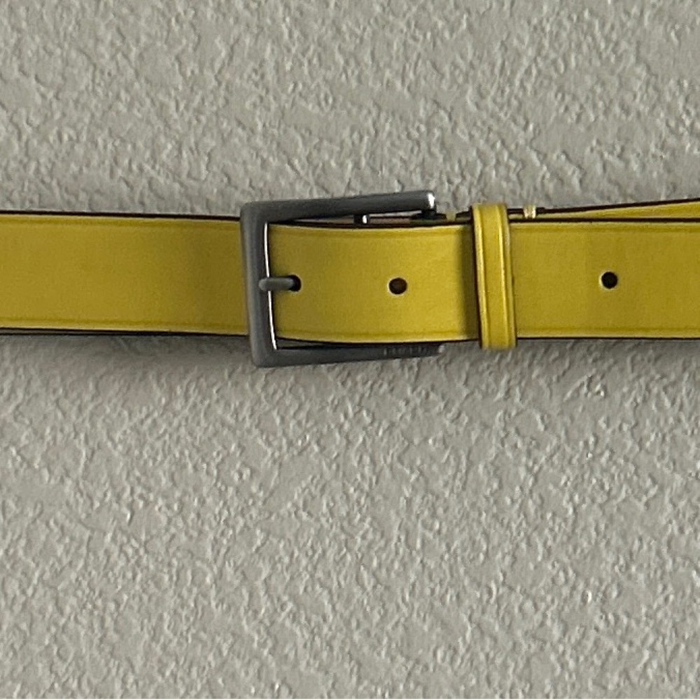 Coach Men's Lemon Yellow Leather Belt with Brushed Metal Buckle size 40 D5 - Picture 4 of 8